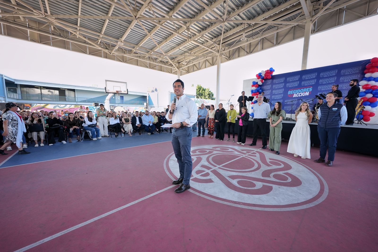 Imagen de Reconoce Felifer Macías a adultos mayores por su contribución a la sociedad queretana 4