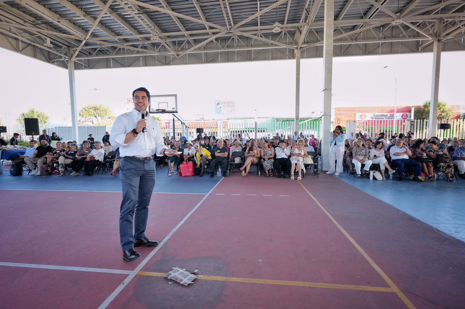 Imagen de Reconoce Felifer Macías a adultos mayores por su contribución a la sociedad queretana 2