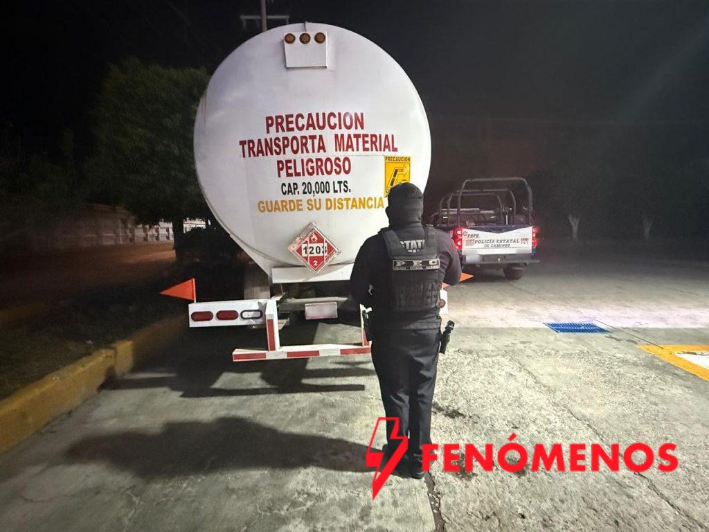 Asegura Policía Estatal de Caminos pipa con 20 mil litros de hidrocarburo en Villagrán