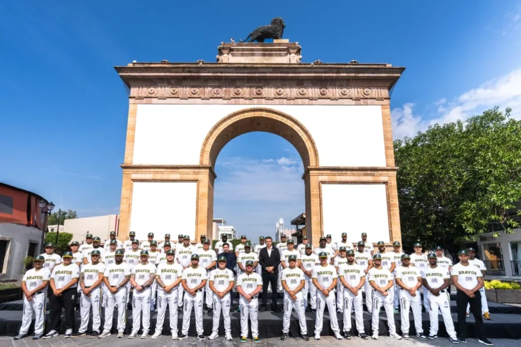 Secretaría de Cultura de Guanajuato y Bravos de León impulsan la lectura con canje de libros en la Biblioteca Central Estatal