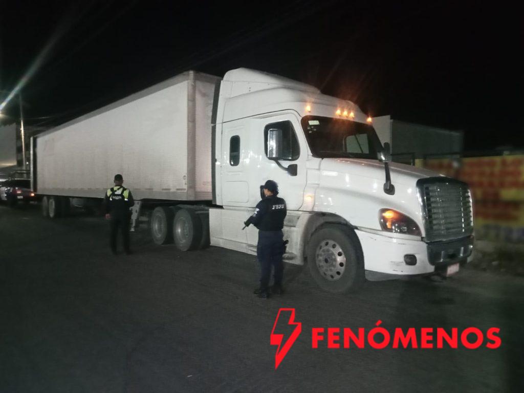 Policía Estatal de Caminos frustra robo y recupera mercancía valuada en 500 mil pesos en Celaya  
