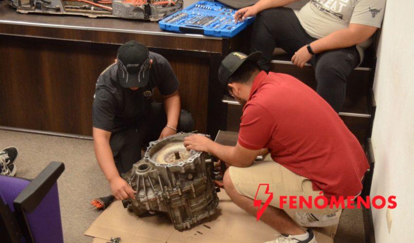 Refuerza UPV especialización de sus estudiantes con capacitación en tecnología de autos híbridos