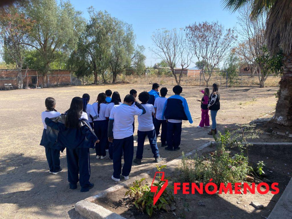 Escuelas participan en programa de plantación de árboles en Abasolo