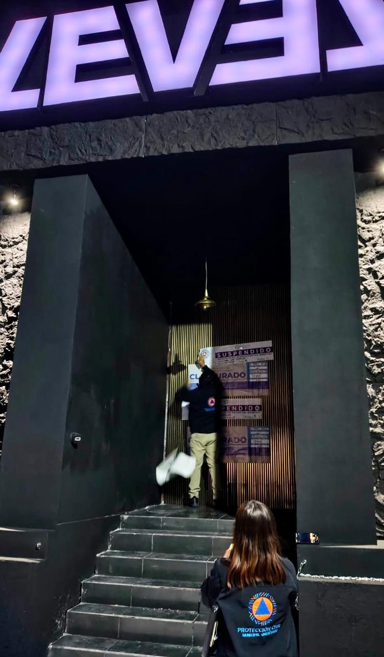 Imagen de Clausura municipio de Querétaro establecimiento sobre Bernardo Quintana por irregularidades 8