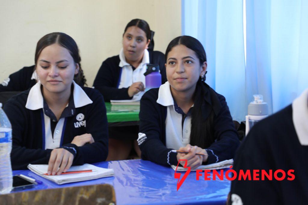 La ciencia llega a más estudiantes: fortalecen aprendizaje práctico en Telebachilleratos Comunitarios.