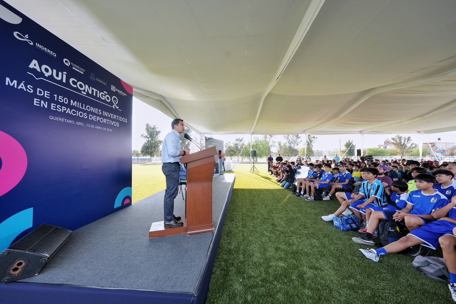 Imagen de Asiste Felifer Macías a la entrega de la rehabilitación del Campo de Fútbol de la Unidad Deportiva “Plutarco Elías Calles” 8