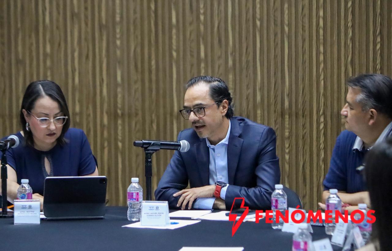 Acuerda Municipio de Querétaro creación de comisión para ordenar y dignificar el comercio artesanal en el Centro Histórico