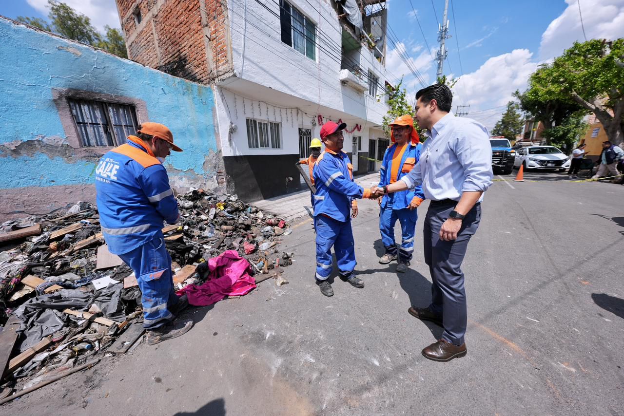 Imagen de Encabeza Felifer Macías intervención en inmueble de la colonia España 7