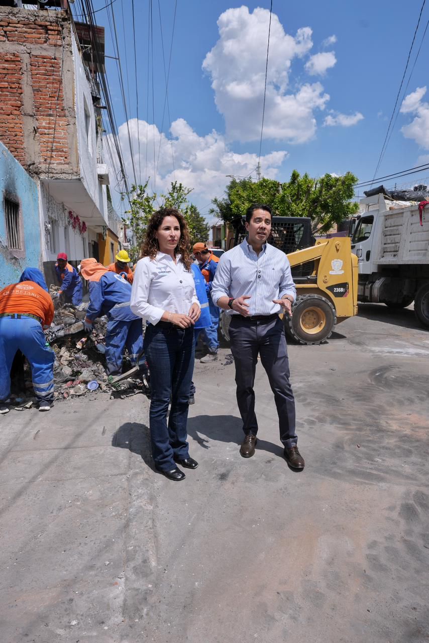 Imagen de Encabeza Felifer Macías intervención en inmueble de la colonia España 8