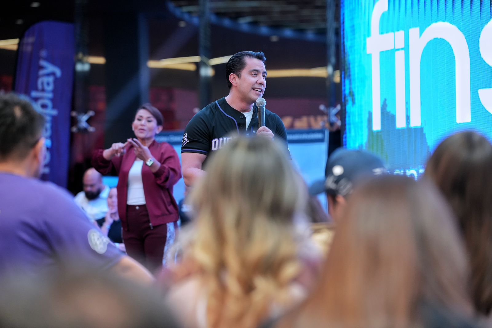 Imagen de Acude Felifer Macías a la presentación del uniforme de Conspiradores de Querétaro 2
