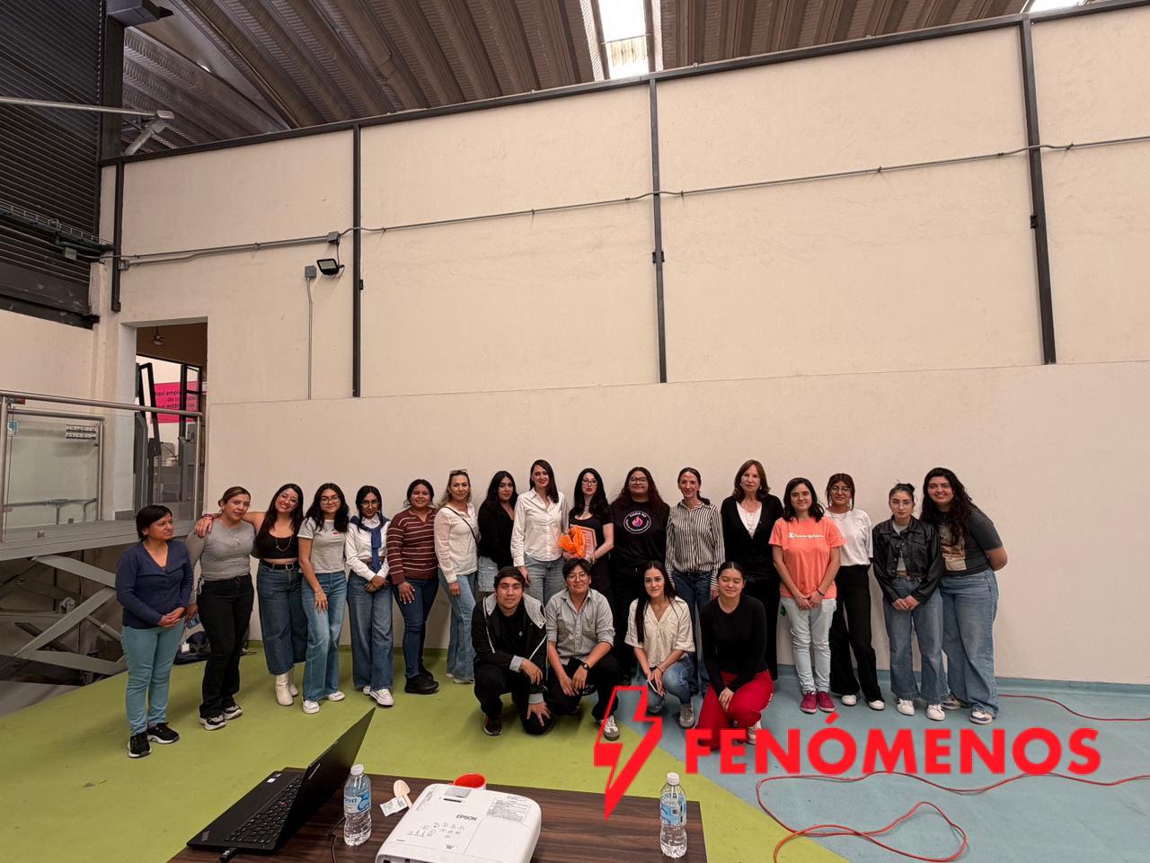 Fortalece Felifer Macías el Centro de Empoderamiento para ampliar oportunidades para las mujeres