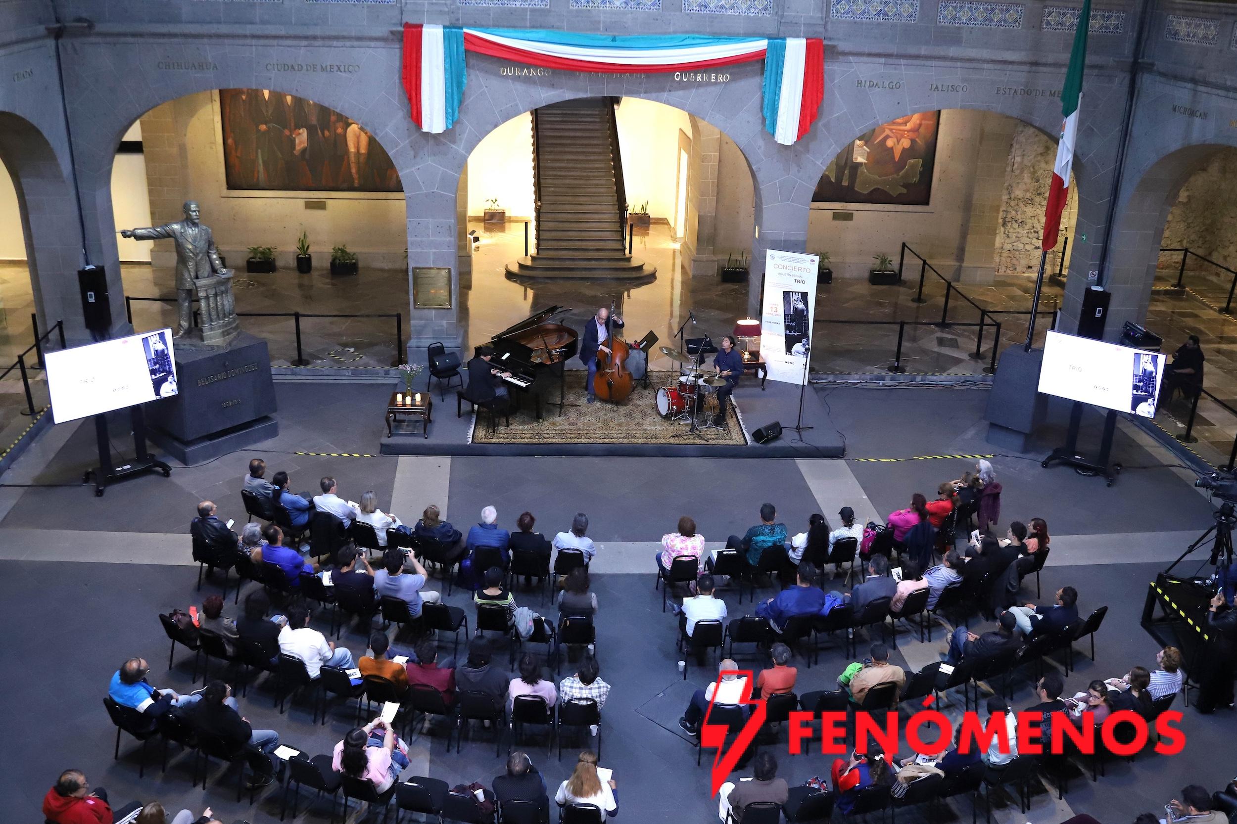 Piezas de jazz rompen el silencio, la quietud de la Casona de Xicoténcatl