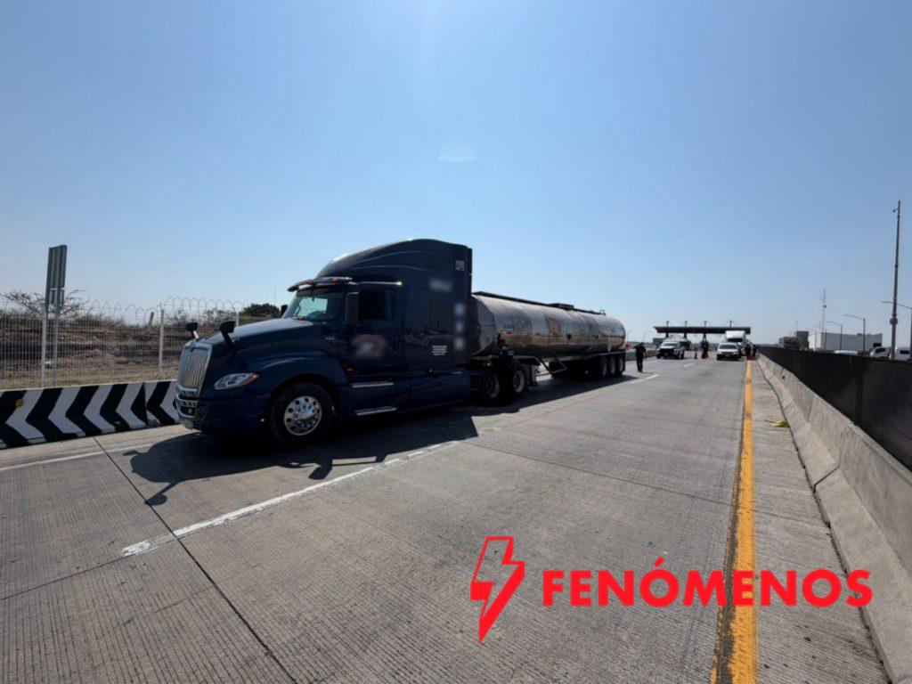 Asegura Policía Estatal de Caminos 40 mil litros de hidrocarburo durante operativo en Apaseo el Grande