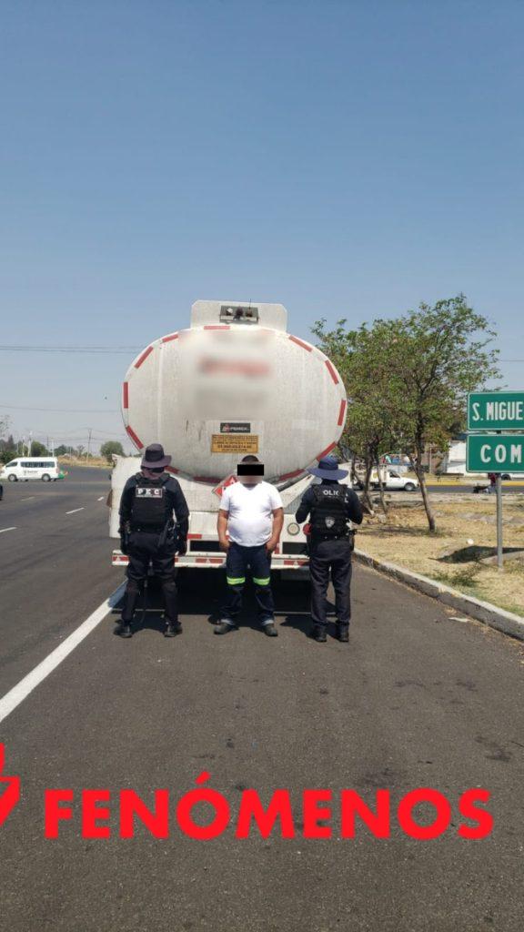 Detiene Secretaría de Seguridad y Paz a conductor y asegura autotanque con 20 mil litros de hidrocarburo en Celaya 