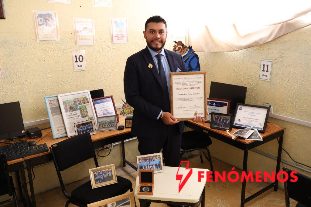 Maestro Luis Enrique Ortiz Calderón destaca por su innovación educativa y compromiso con la enseñanza