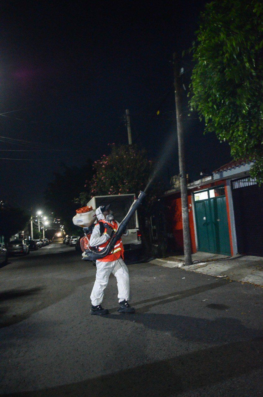 Imagen de Refuerza Municipio de Querétaro acciones contra mosquitos en Querétaro 2000 y zonas aledañas 18
