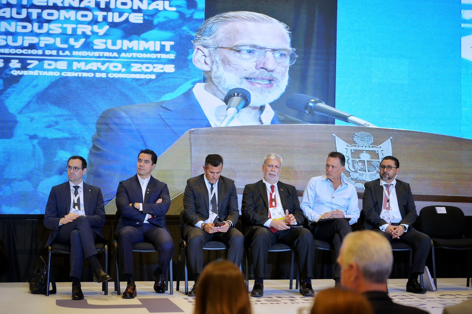 Imagen de Acompaña Felifer Macías al gobernador durante el International Automotive Industry Supply Summit 11