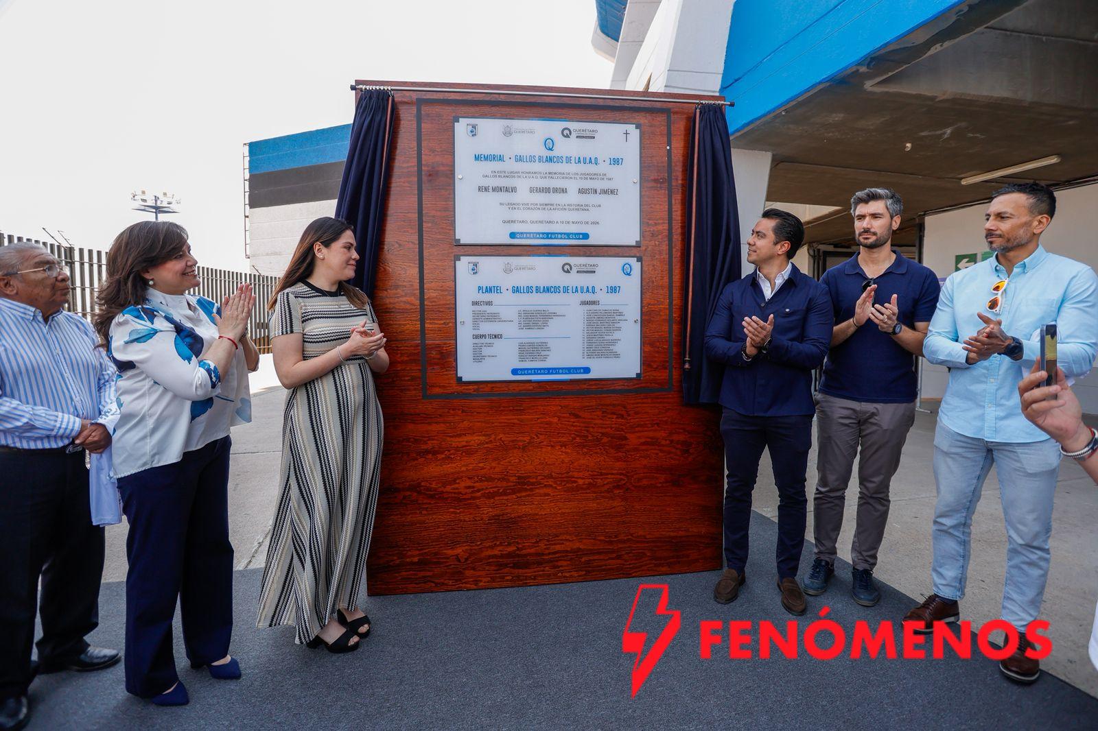 Encabeza Felifer Macías develación del Memorial Gallos Blancos de 1987