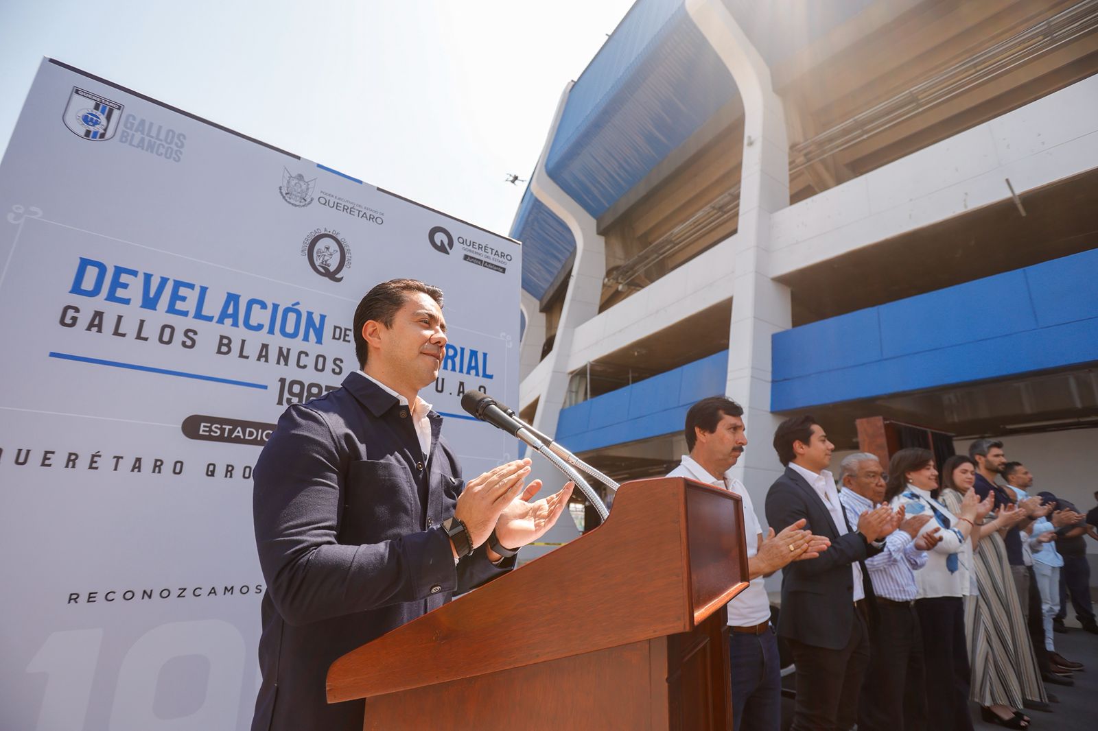 Imagen de Encabeza Felifer Macías develación del Memorial Gallos Blancos de 1987 13