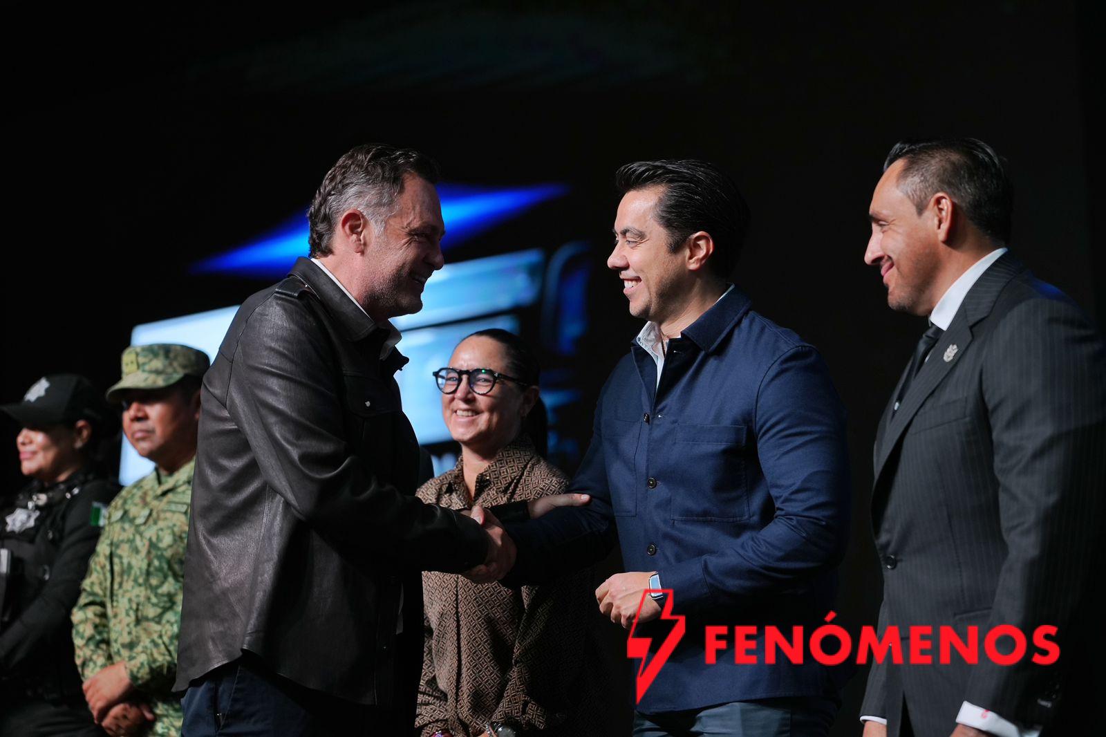 Acompaña Felifer Macías entrega de nuevas patrullas para fortalecer la seguridad en Querétaro