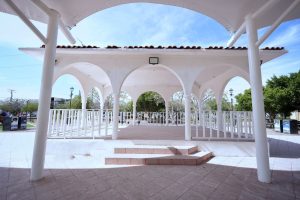 Imagen de Supervisa Felifer Macías nueva velaria y mejoras en parque de Lomas del Marqués 4