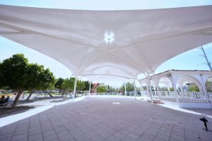 Imagen de Supervisa Felifer Macías nueva velaria y mejoras en parque de Lomas del Marqués 2