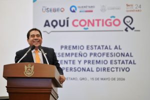 Imagen de Reconoce Felifer Macías la labor de los maestros para formar mejores generaciones 8