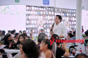 Refrenda Felifer Macías su respaldo al comercio establecido