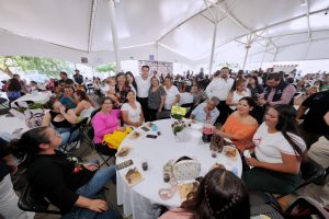 Imagen de Refrenda Felifer Macías su respaldo al comercio establecido 3