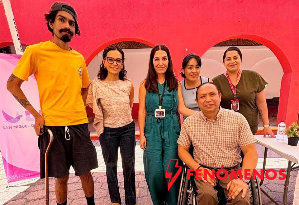 Escucha Gobierno de la Gente a personas con discapacidad en San Miguel de Allende y entrega credenciales que fortalecen su acceso a derechos