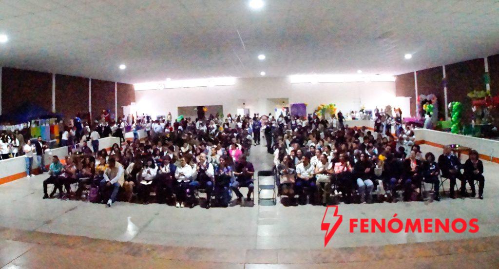 Más de 100 estudiantes muestran su talento en feria regional de educación especial.