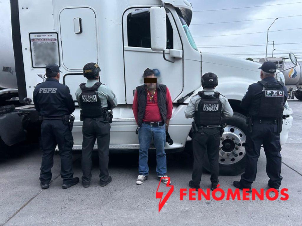 Asegura Policía Estatal de Caminos tractocamión con 48 mil litros de hidrocarburo en Apaseo el Grande  