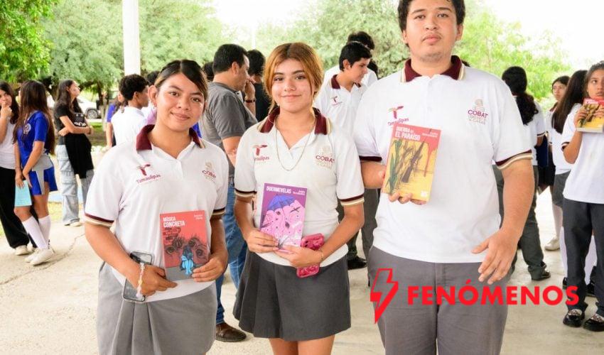 Continúa entrega de libros a jóvenes por parte del ITCA en diversos municipios