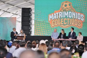 Imagen de Vivimos en la mejor ciudad de este país y así con familias fuertes, con matrimonios fuertes seguiremos construyéndola: Felifer Macías 18