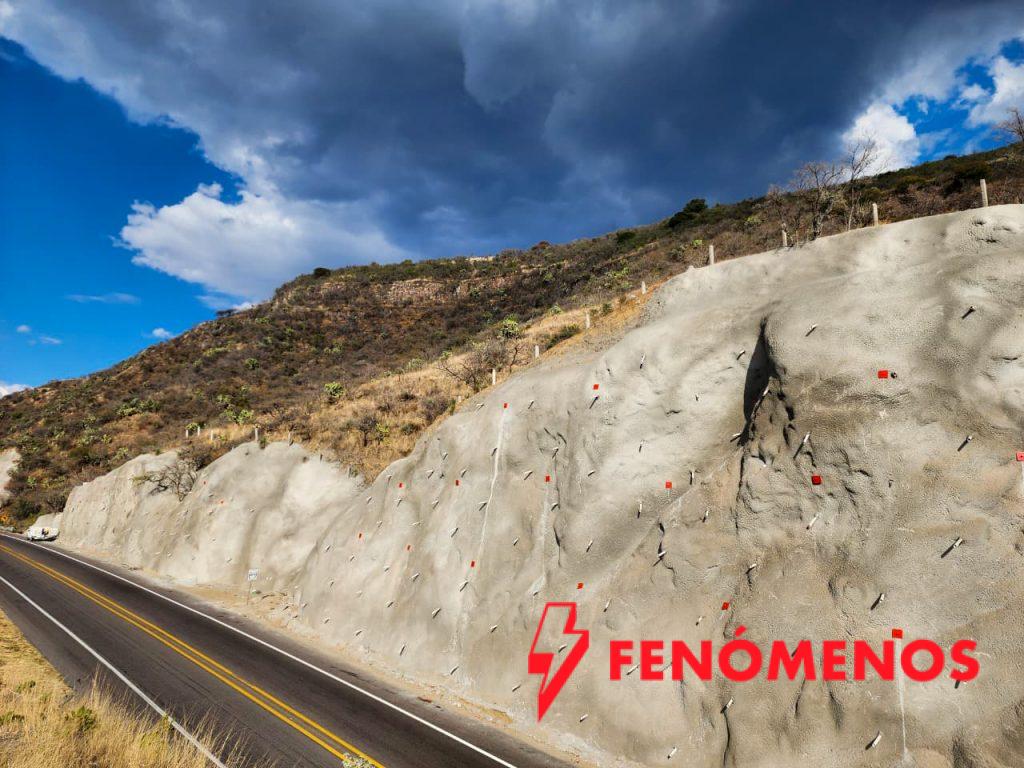 Refuerza SOP seguridad vial con estabilización de taludes en la carretera Silao – San Felipe