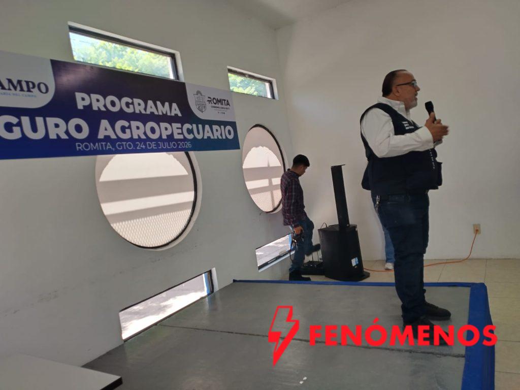 Entrega apoyos del Seguro Agropecuario en Romita para reactivar la producción afectada por contingencias climáticas