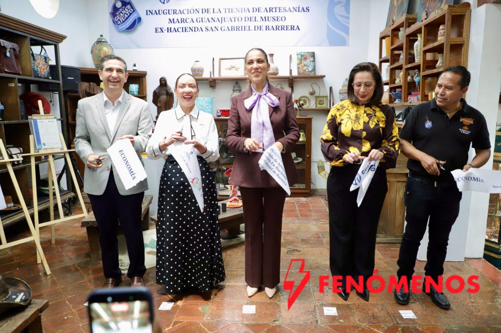 Reconocen al DIF Estatal con Marca Guanajuato e inauguran tienda con artesanías guanajuatenses.