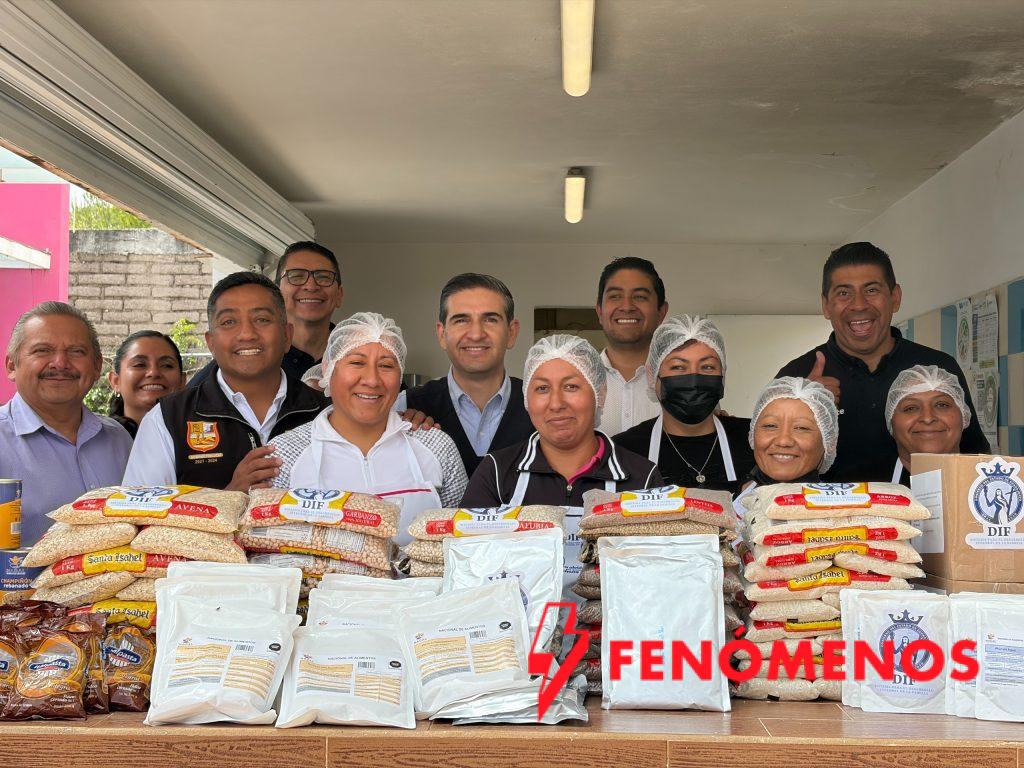 Entrega DIF Estatal insumos alimentarios a escuela primaria en San Diego de la Unión.