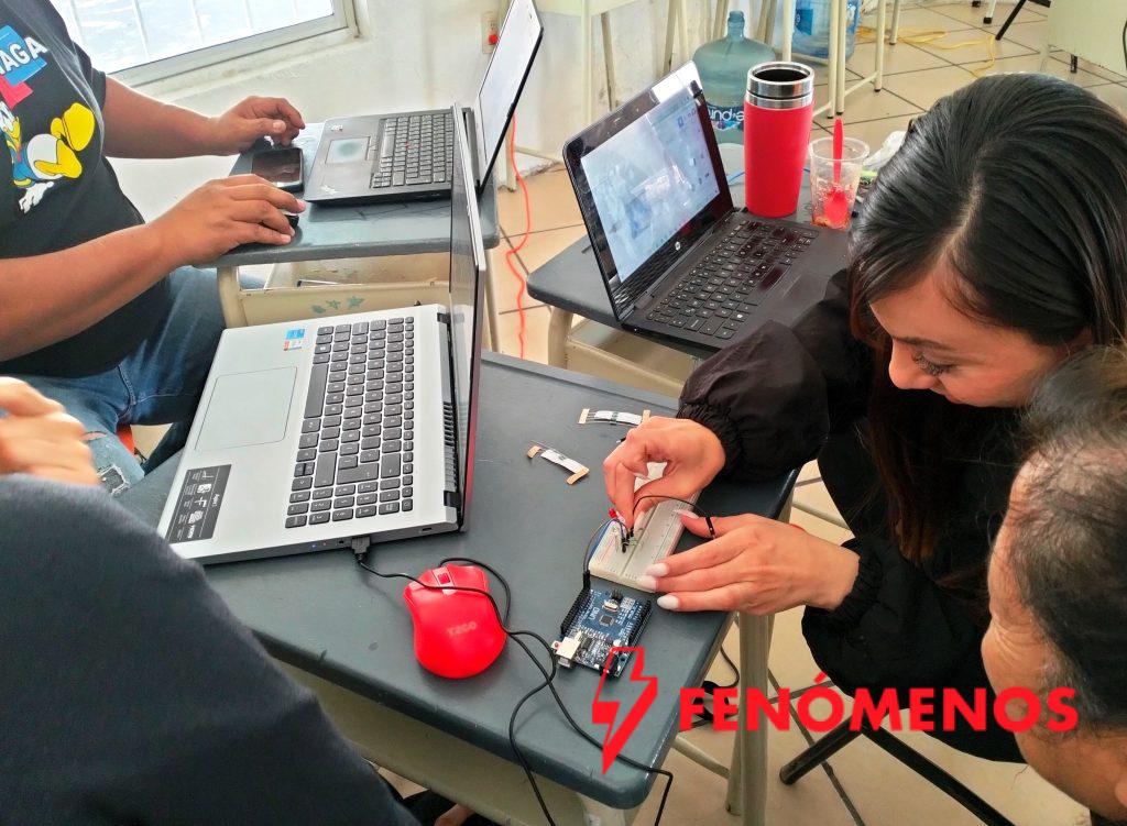 SEG impulsa la innovación educativa con capacitación tecnológica para 200 escuelas de León