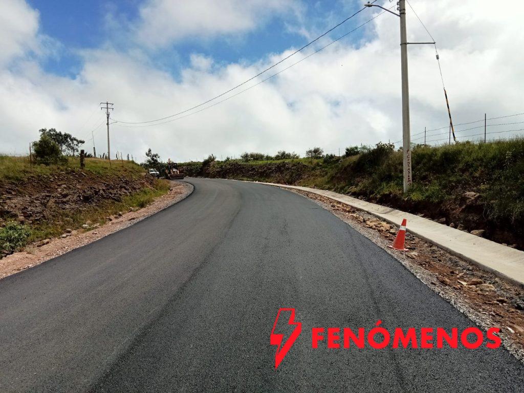 Avanza pavimentación del camino a la localidad La Mesa de Jesús, en San Luis de la Paz