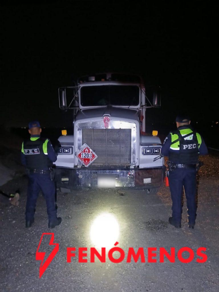 Detecta PEC camión con 21 mil litros de hidrocarburo en Pénjamo   