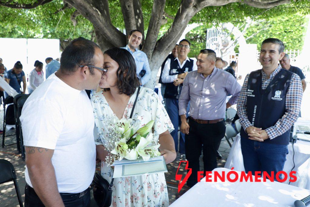 Acerca DIF Estatal programas y servicios estatales para fortalecer a las familias de Santiago Maravatío.
