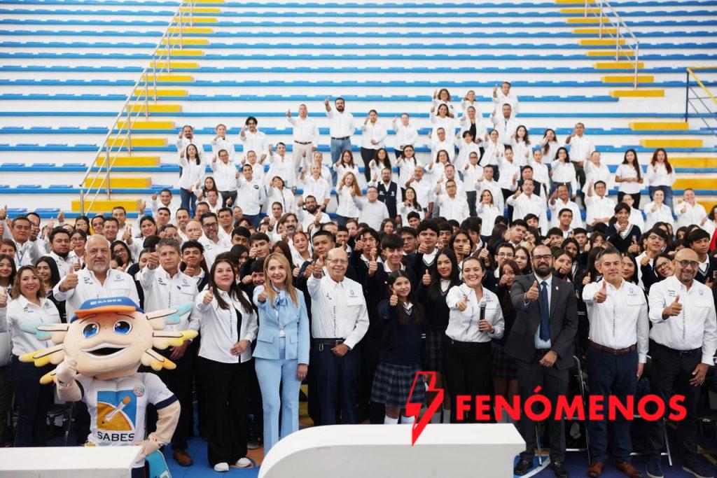 Miles de estudiantes llenan las aulas del Bachillerato SABES para iniciar un nuevo ciclo escolar