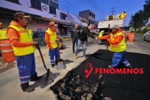 Supervisa Felifer Macías los trabajos de bacheo para reducir afectaciones al tránsito