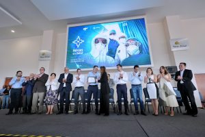 Imagen de Asiste Felifer Macías al homenaje "Héroes de la Salud" 3