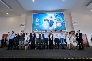 Imagen de Asiste Felifer Macías al homenaje "Héroes de la Salud" 4