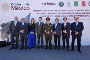 Imagen de Atestigua Felifer Macías toma de posesión del cargo del General Aldo Raúl Gómez Quintero 25