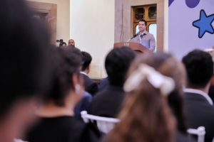 Imagen de Este reconocimiento es reflejo de su disciplina, valores y carácter: Felifer Macías 27