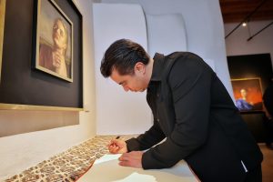 Imagen de Asiste Felifer Macías a la inauguración de la exposición “Lomelius, la Pintura Eterna” 9