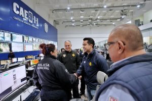 Imagen de Destaca Felifer Macías la labor del CAE 911 8